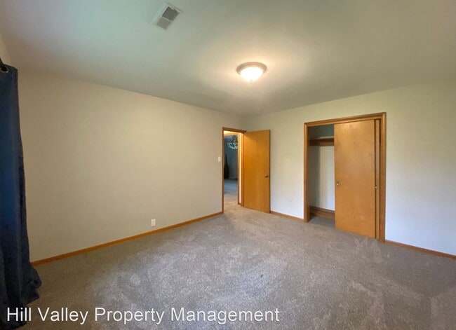 Building Photo - 3 br, 1 bath House - 2750 Ohio Blvd