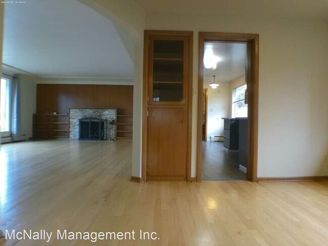 Building Photo - 3 br, 2 bath House - 3141 Soundview Dr. W