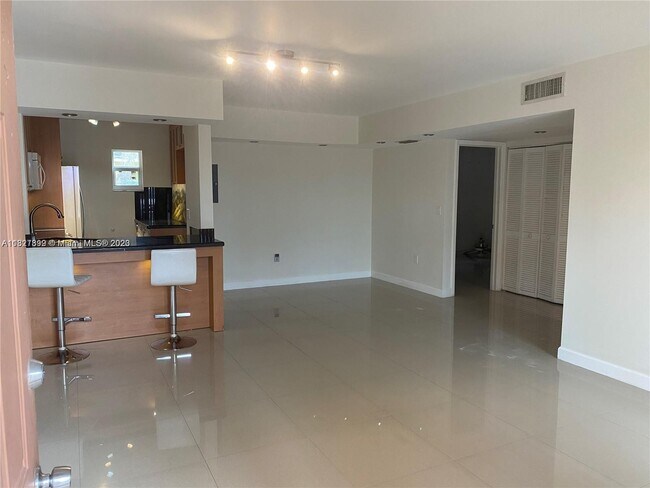Foto del edificio - 1270 NE 119th St