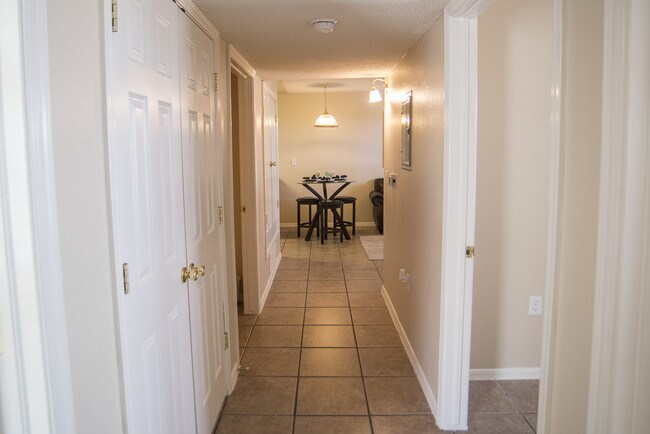 Foto del edificio - Deer Palms Apartments