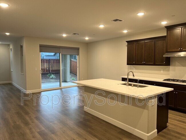 Foto del edificio - 720 Camborne Dr