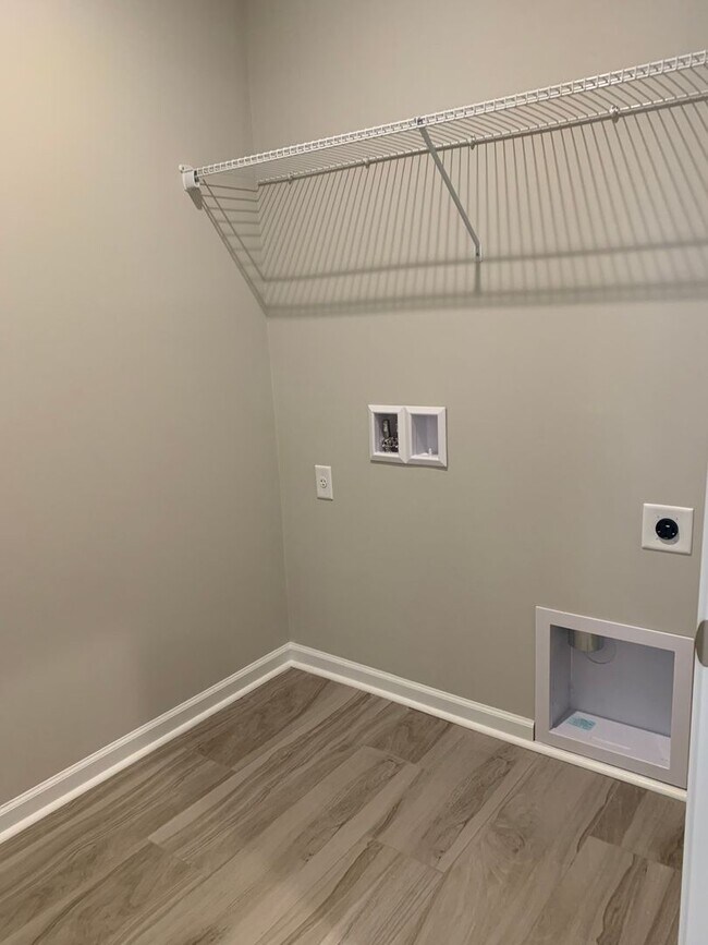 Building Photo - 3/2 Close to base with landscaping included!