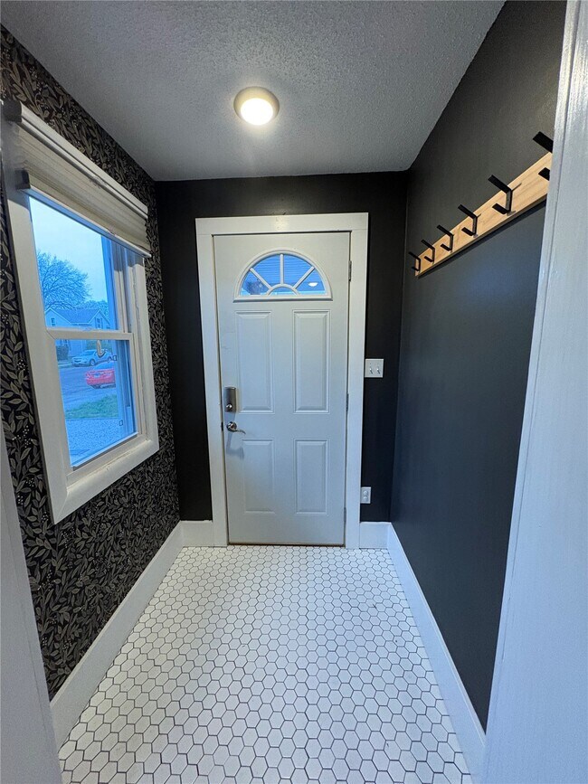 Foto del edificio - 115 W 6th St