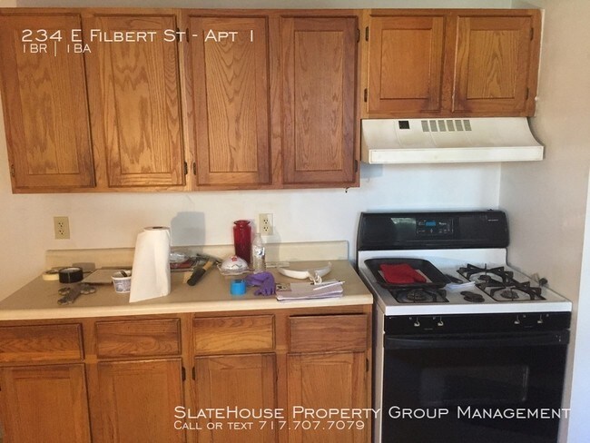 Building Photo - Large First Floor 1 Bedroom Apt