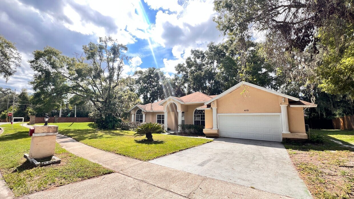 Primary Photo - BEAUTIFUL 3 Bed and 2 Bath home in APOPKA!!