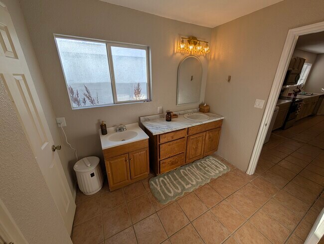 Foto del edificio - 741 Elm St