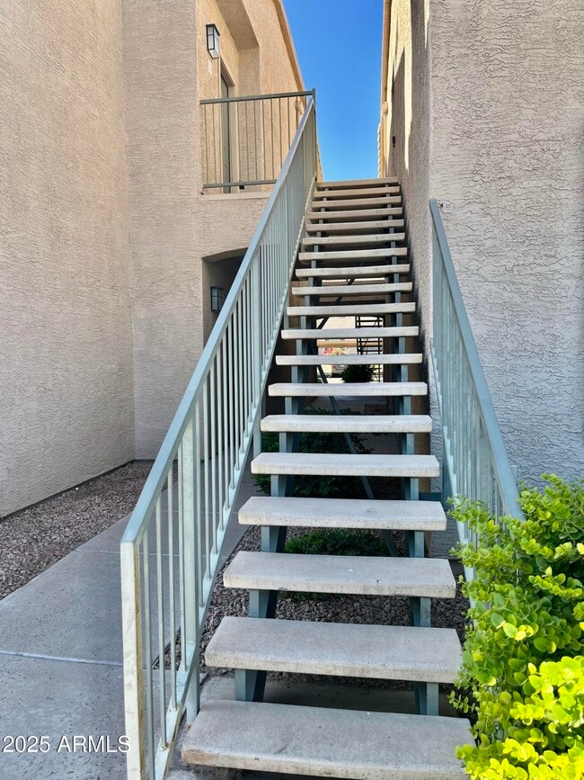 Building Photo - 16013 S Desert Foothills Pkwy