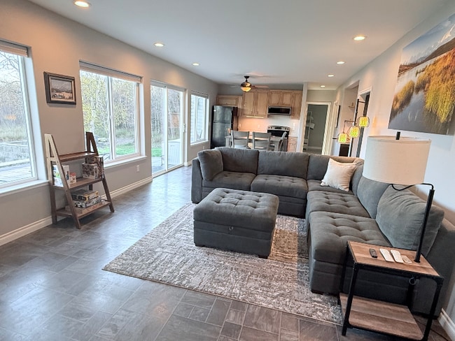 Foto del edificio - 7500 E Ashmore Ave