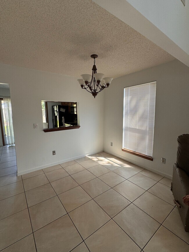 Foto del edificio - 11719 Fort Caroline Lakes Dr N