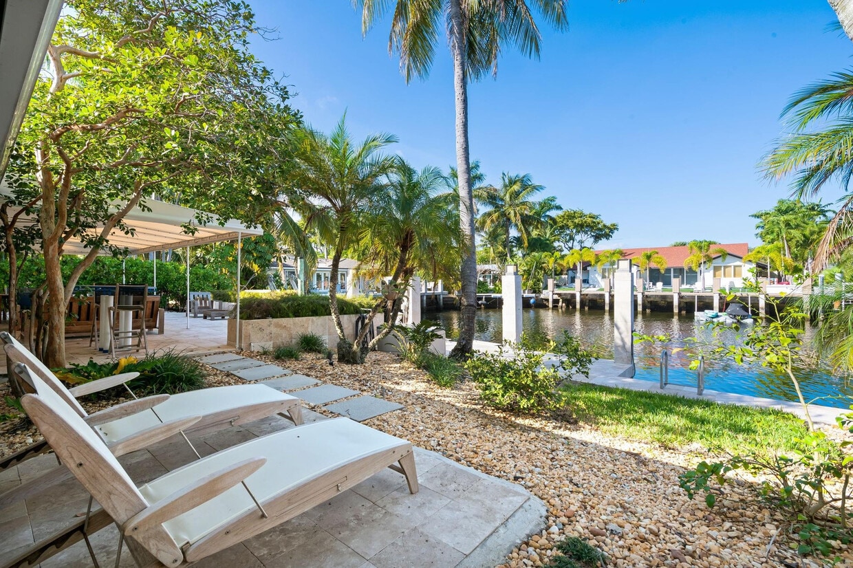 Foto principal - 2809 NE 25th St