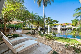 Building Photo - 2809 NE 25th St