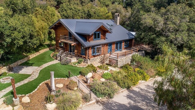 Building Photo - Ojai hideaway!