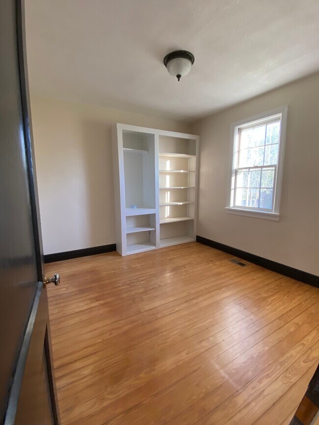 Second bedroom with built in closet - 704 W Springfield Ave