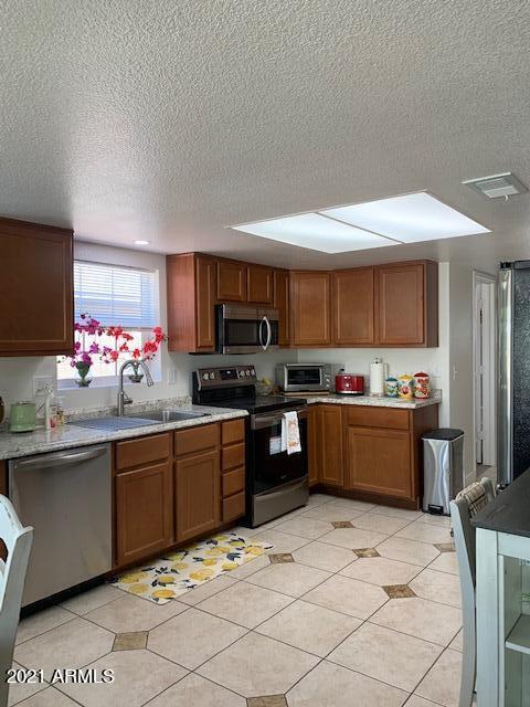 Primary Photo - 126 W Hillside St