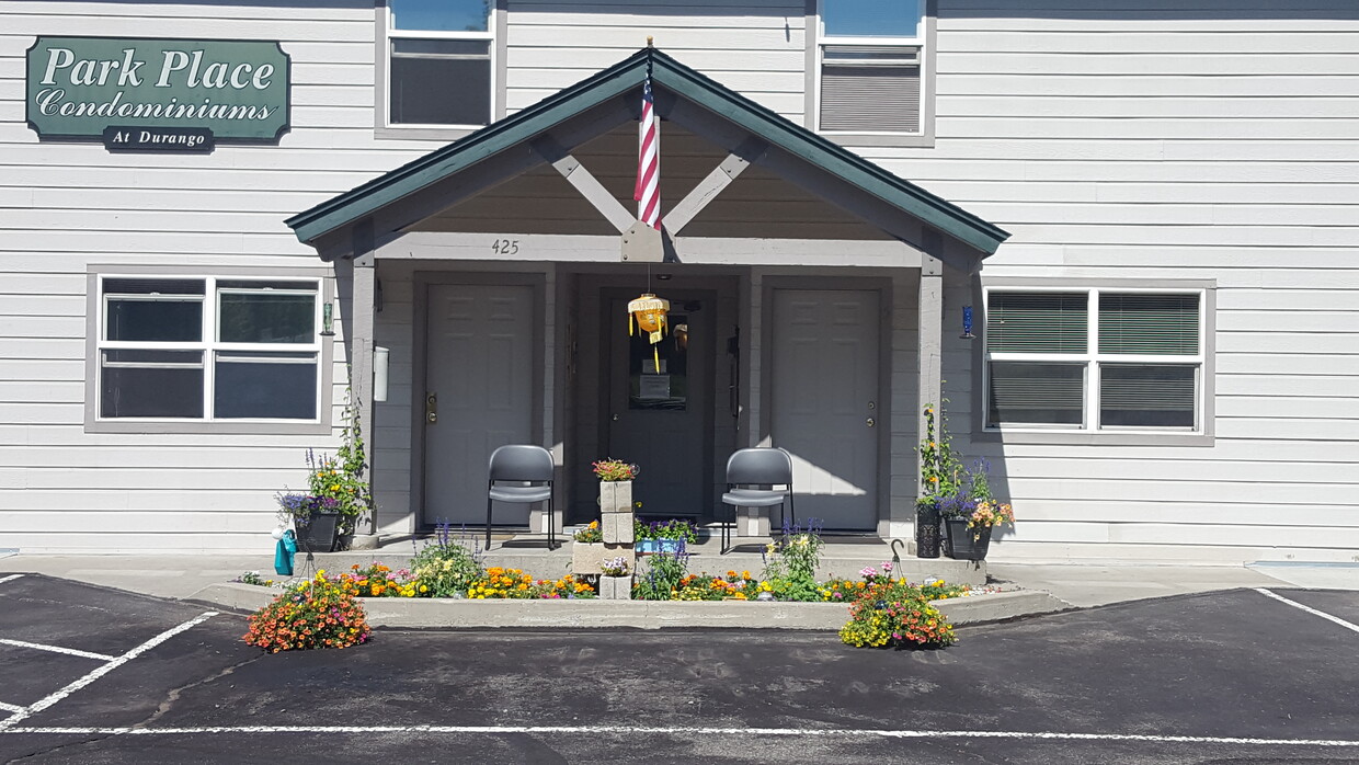 Park Place Condos - 425 E 6th Ave