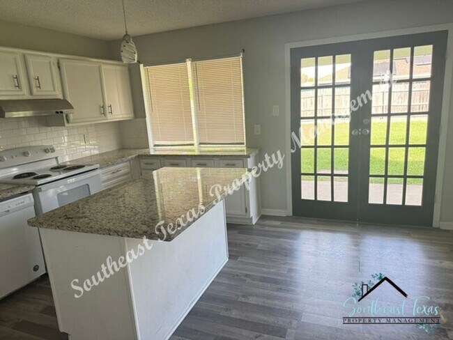 Foto del edificio - 1635 Reynolds Rd
