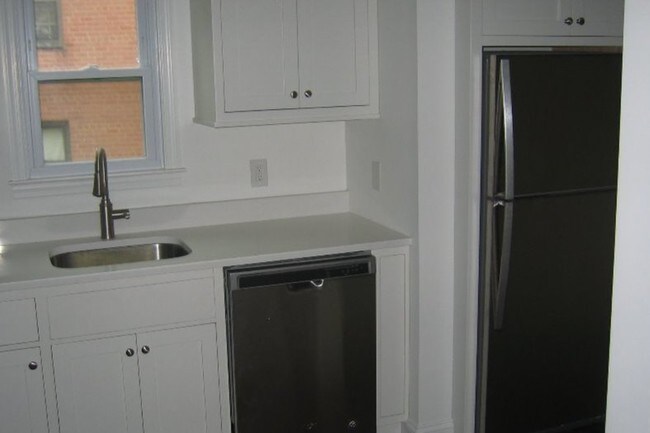 Building Photo - 125 Midland Ave