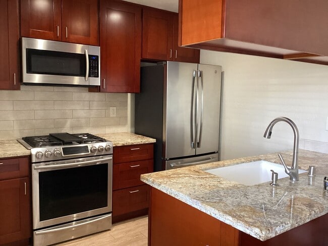 Building Photo - Cozy 2Br/1Ba Near the Beach