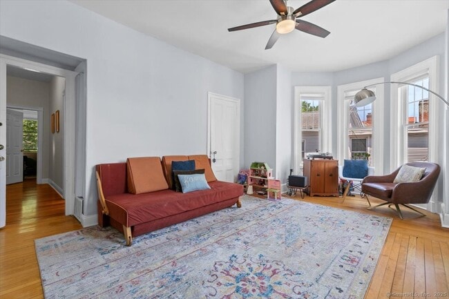 Building Photo - 90 William St