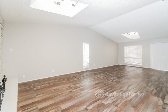 Foto del edificio - 2703 Blackwood Dr