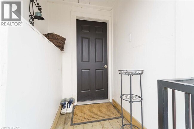 Photo du bâtiment - 36 Stanley Ave