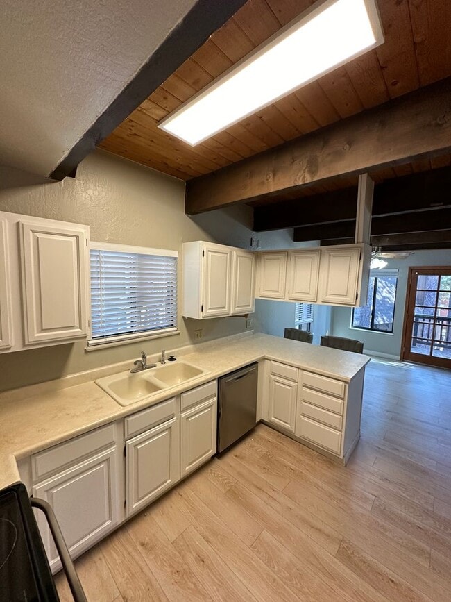 Building Photo - Cedar Crest #43