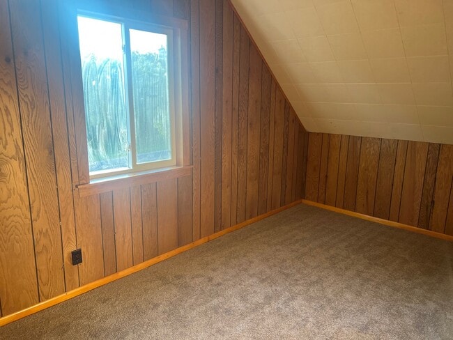 Upstairs Bedroom - N4910 County Road S