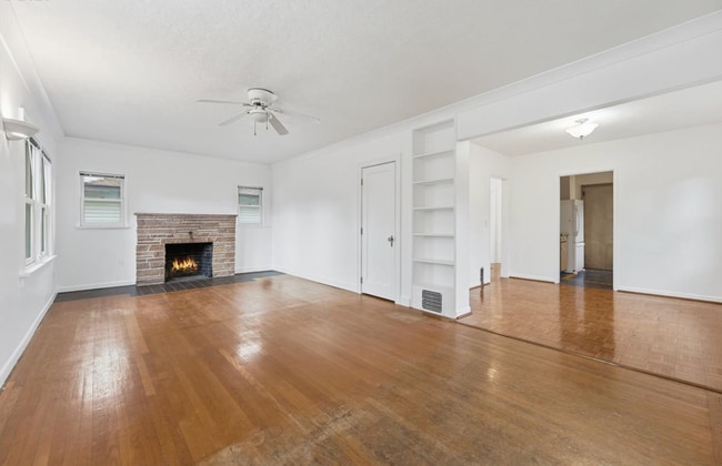 Discover Comfort & Charm in a Prime Location: 2BD/1B Single-Family Home! - Discover Comfort & Charm in a Prime Location: 2BD/1B Single-Family Home!