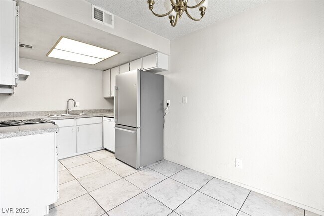 Foto del edificio - 4988 Newport Cove Dr