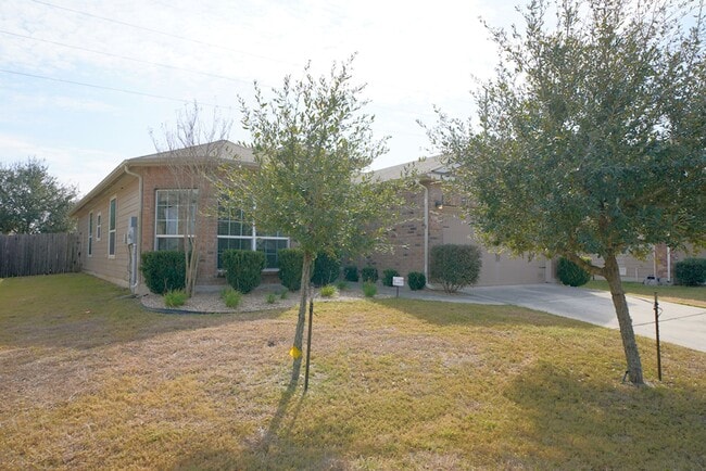Building Photo - Beautiful home now available in the coveted Riata subdivision of Schertz, TX! Realtor Commission:...