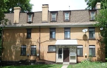 Building Photo - 1907 Delaware Ave