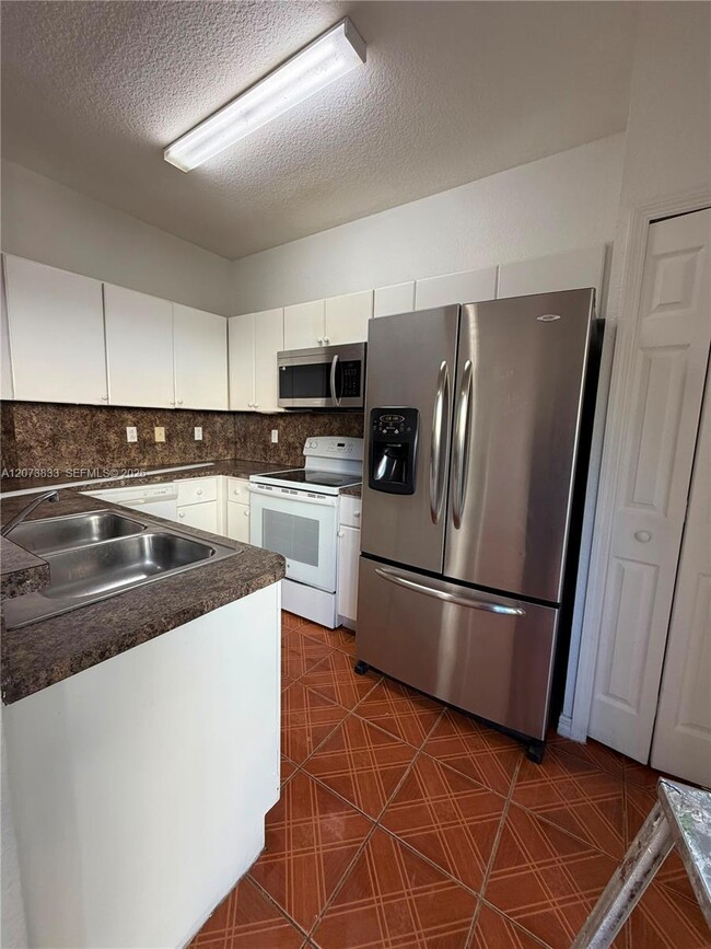 Foto del edificio - 8245 NW 108th Ave