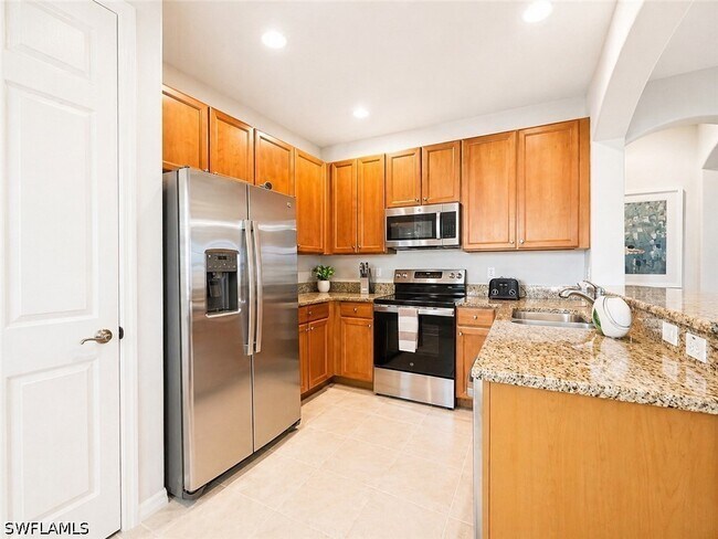 Building Photo - 1367 Artesia Dr E