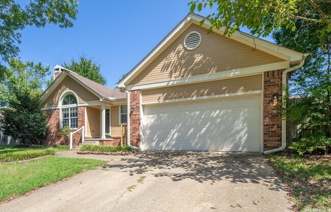 Building Photo - 8 Summerwood Dr