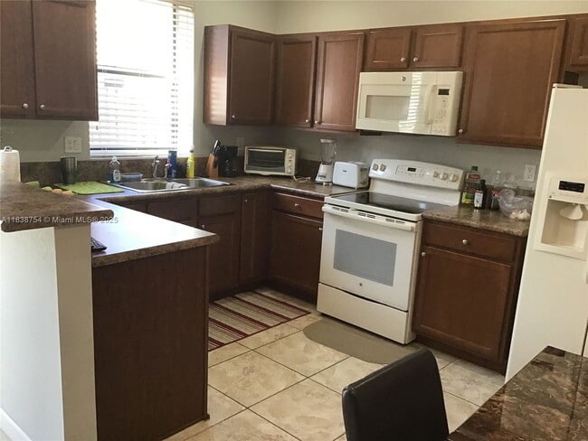 Foto del edificio - 11380 SW 233rd St