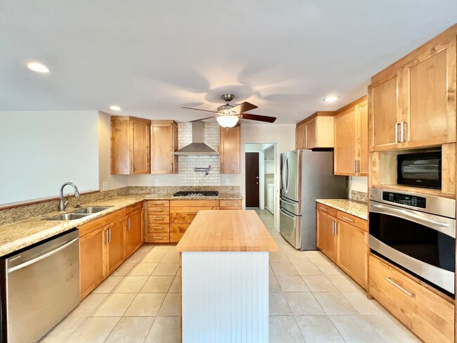 Building Photo - Beautiful 3B/2BA in the heart of North Park!