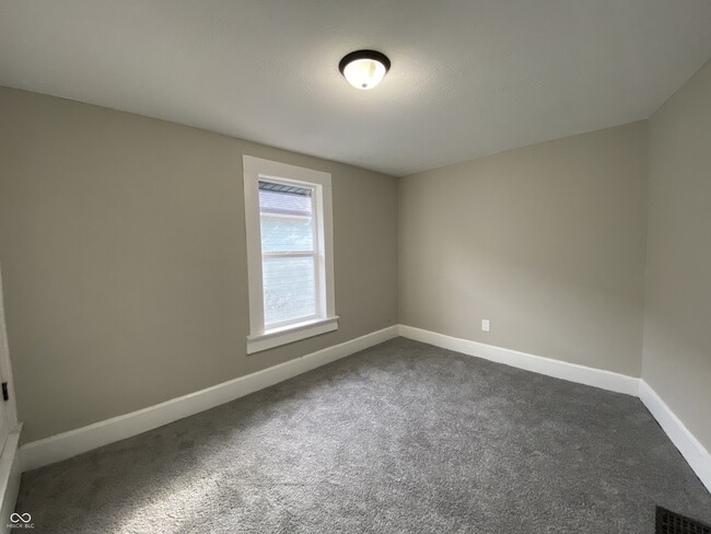 Foto del edificio - 2356 Stuart St