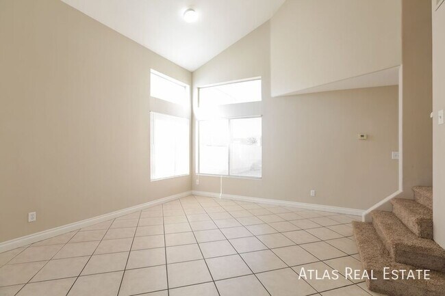 Foto del edificio - 4933 Via Luis Ct