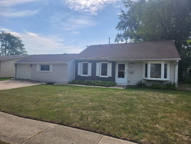 Building Photo - 3 E Oltendorf Rd