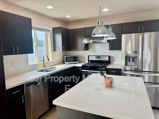 Foto del edificio - 733 106th Pl SW