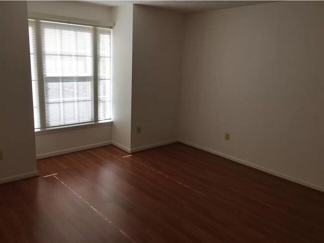Building Photo - 615 Himes Ave