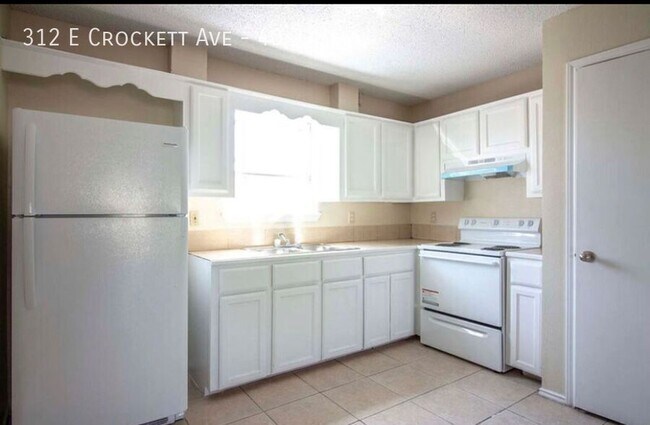 Foto del edificio - 312 E Crockett Ave