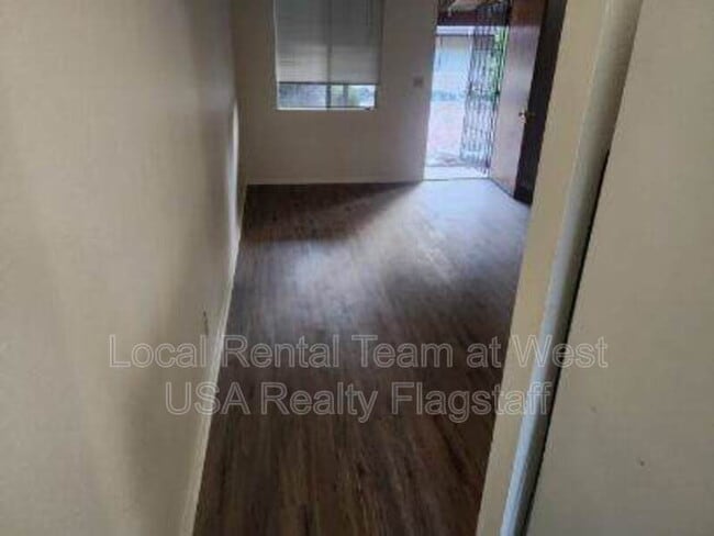 Photo - 2219 E Dortha Ave Apartment