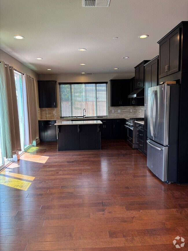 Building Photo - 3472 San Sonita Dr