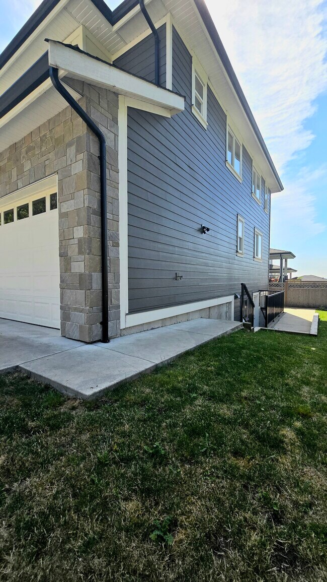 Photo du bâtiment - 13633 Blaney Rd