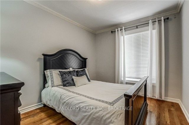 Building Photo - 28 Holwood Ave