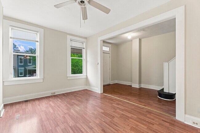 Building Photo - 730 Linnard St