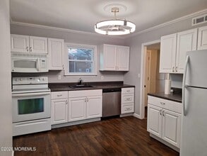 Building Photo - 135 Briar Mills Dr