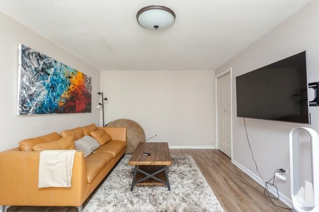 Foto del edificio - 2 bedroom in Chicago IL 60626