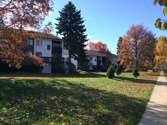 Foto del edificio - 2 Bed , 1 Bath Apt Close to PSU Campus